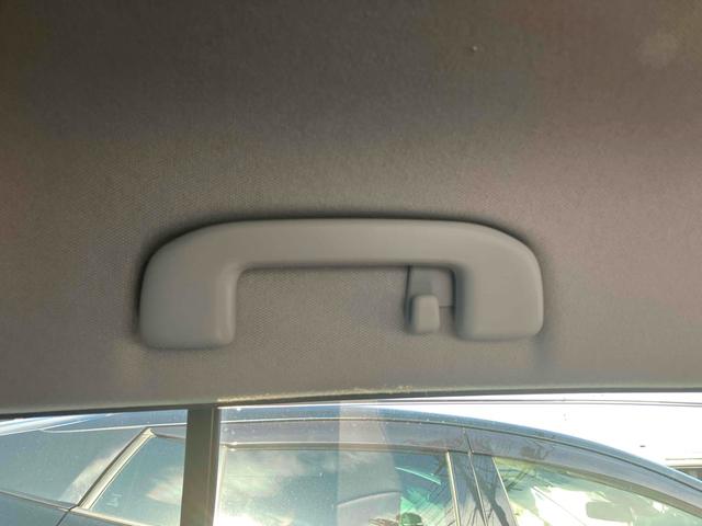 プリウス Ｓツーリングセレクション　ドライブレコーダー　ＥＴＣ　クリアランスソナー　レーンアシスト　オートクルーズコントロール　衝突被害軽減システム　バックカメラ　ナビ　ＴＶ　アルミホイール　オートマチックハイビーム　オートライト（61枚目）