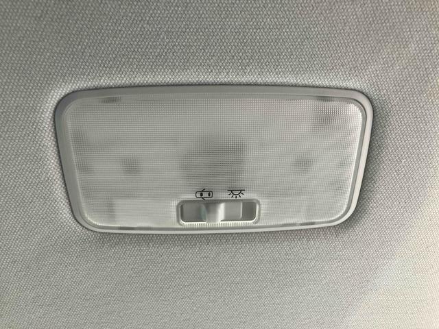 プリウス Ｓツーリングセレクション　ドライブレコーダー　ＥＴＣ　クリアランスソナー　レーンアシスト　オートクルーズコントロール　衝突被害軽減システム　バックカメラ　ナビ　ＴＶ　アルミホイール　オートマチックハイビーム　オートライト（62枚目）