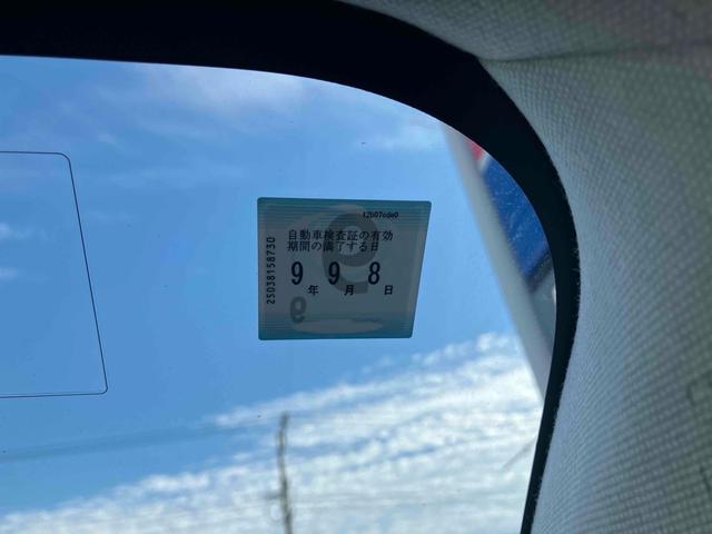 プリウス Ｓツーリングセレクション　ドライブレコーダー　ＥＴＣ　クリアランスソナー　レーンアシスト　オートクルーズコントロール　衝突被害軽減システム　バックカメラ　ナビ　ＴＶ　アルミホイール　オートマチックハイビーム　オートライト（67枚目）