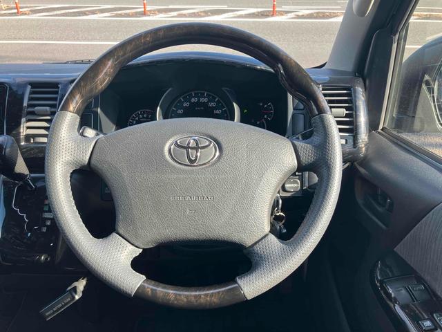 ハイエースバン 　ＥＴＣ　バックカメラ　ナビ　ＴＶ　両側スライドドア　オートライト　キーレスエントリー　電動格納ミラー　後席モニター　ＡＴ　ＣＤ　ＤＶＤ再生　ＵＳＢ　Ｂｌｕｅｔｏｏｔｈ　１００Ｖ電源　エアコン（3枚目）