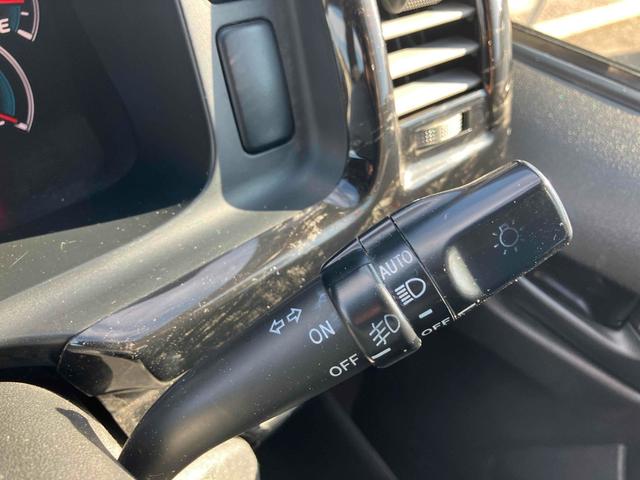 ハイエースバン 　ＥＴＣ　バックカメラ　ナビ　ＴＶ　両側スライドドア　オートライト　キーレスエントリー　電動格納ミラー　後席モニター　ＡＴ　ＣＤ　ＤＶＤ再生　ＵＳＢ　Ｂｌｕｅｔｏｏｔｈ　１００Ｖ電源　エアコン（9枚目）