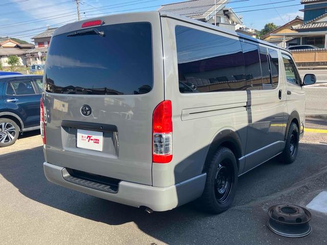 ハイエースバン 　ＥＴＣ　バックカメラ　ナビ　ＴＶ　両側スライドドア　オートライト　キーレスエントリー　電動格納ミラー　後席モニター　ＡＴ　ＣＤ　ＤＶＤ再生　ＵＳＢ　Ｂｌｕｅｔｏｏｔｈ　１００Ｖ電源　エアコン（16枚目）