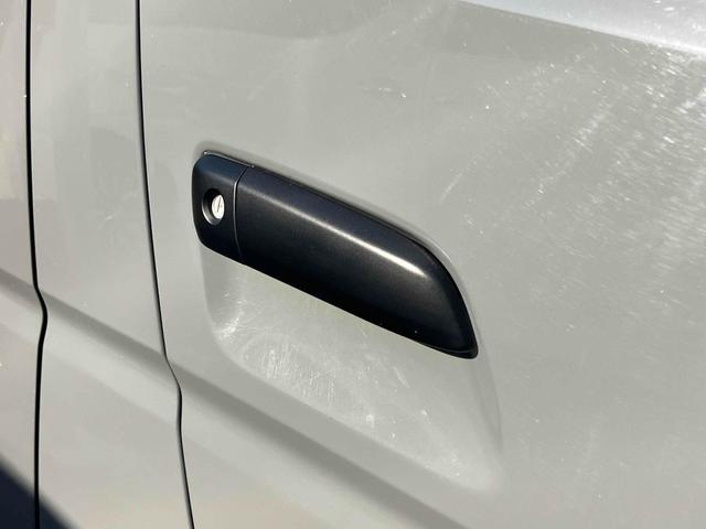 ハイエースバン 　ＥＴＣ　バックカメラ　ナビ　ＴＶ　両側スライドドア　オートライト　キーレスエントリー　電動格納ミラー　後席モニター　ＡＴ　ＣＤ　ＤＶＤ再生　ＵＳＢ　Ｂｌｕｅｔｏｏｔｈ　１００Ｖ電源　エアコン（30枚目）