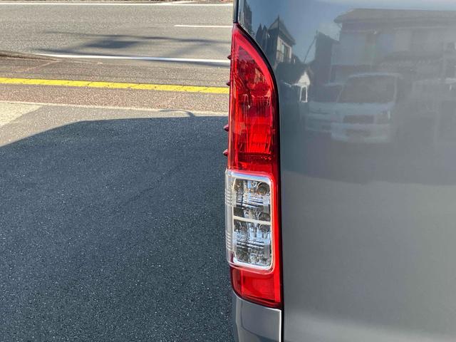 ハイエースバン 　ＥＴＣ　バックカメラ　ナビ　ＴＶ　両側スライドドア　オートライト　キーレスエントリー　電動格納ミラー　後席モニター　ＡＴ　ＣＤ　ＤＶＤ再生　ＵＳＢ　Ｂｌｕｅｔｏｏｔｈ　１００Ｖ電源　エアコン（33枚目）