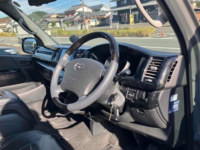 ハイエースバン 　ＥＴＣ　バックカメラ　ナビ　ＴＶ　両側スライドドア　オートライト　キーレスエントリー　電動格納ミラー　後席モニター　ＡＴ　ＣＤ　ＤＶＤ再生　ＵＳＢ　Ｂｌｕｅｔｏｏｔｈ　１００Ｖ電源　エアコン（61枚目）