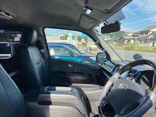 ハイエースバン 　ＥＴＣ　バックカメラ　ナビ　ＴＶ　両側スライドドア　オートライト　キーレスエントリー　電動格納ミラー　後席モニター　ＡＴ　ＣＤ　ＤＶＤ再生　ＵＳＢ　Ｂｌｕｅｔｏｏｔｈ　１００Ｖ電源　エアコン（62枚目）