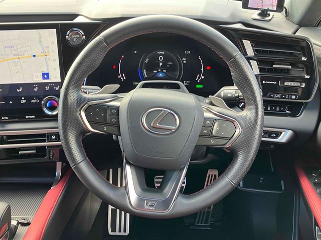 ＲＸ ＲＸ５００ｈ　Ｆスポーツパフォーマンス　４ＷＤ　全周囲カメラ　クリアランスソナー　オートクルーズコントロール　レーンアシスト　パワーシート　パークアシスト　衝突被害軽減システム　サンルーフ　ナビ　ＴＶ　オートマチックハイビーム　オートライト（3枚目）