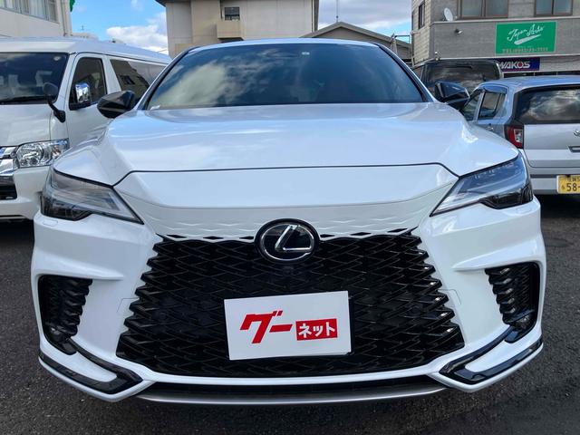 ＲＸ ＲＸ５００ｈ　Ｆスポーツパフォーマンス　４ＷＤ　全周囲カメラ　クリアランスソナー　オートクルーズコントロール　レーンアシスト　パワーシート　パークアシスト　衝突被害軽減システム　サンルーフ　ナビ　ＴＶ　オートマチックハイビーム　オートライト（13枚目）