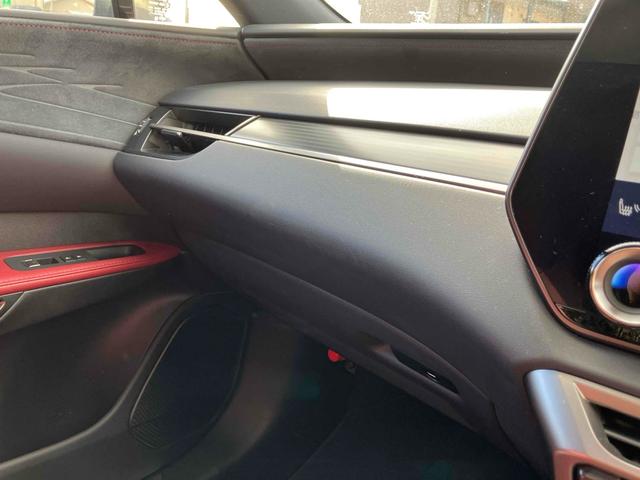 ＲＸ ＲＸ５００ｈ　Ｆスポーツパフォーマンス　４ＷＤ　全周囲カメラ　クリアランスソナー　オートクルーズコントロール　レーンアシスト　パワーシート　パークアシスト　衝突被害軽減システム　サンルーフ　ナビ　ＴＶ　オートマチックハイビーム　オートライト（40枚目）