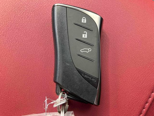 ＲＸ ＲＸ５００ｈ　Ｆスポーツパフォーマンス　４ＷＤ　全周囲カメラ　クリアランスソナー　オートクルーズコントロール　レーンアシスト　パワーシート　パークアシスト　衝突被害軽減システム　サンルーフ　ナビ　ＴＶ　オートマチックハイビーム　オートライト（60枚目）