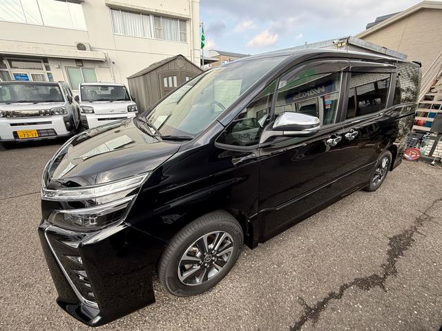 ヴォクシー ＺＳ　煌ＩＩＩ　両側電動スライド　９型ナビ　後席モニター　　セーフティセンス　禁煙車　ハーフレザーシート　ドラレコ　コーナーセンサー　ＬＥＤヘッド／フォグランプ　ビルトインＥＴＣ　クルコン　オートハイビーム（8枚目）