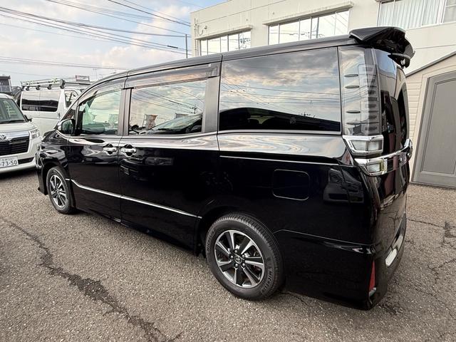ヴォクシー ＺＳ　煌ＩＩＩ　両側電動スライド　９型ナビ　後席モニター　　セーフティセンス　禁煙車　ハーフレザーシート　ドラレコ　コーナーセンサー　ＬＥＤヘッド／フォグランプ　ビルトインＥＴＣ　クルコン　オートハイビーム（10枚目）