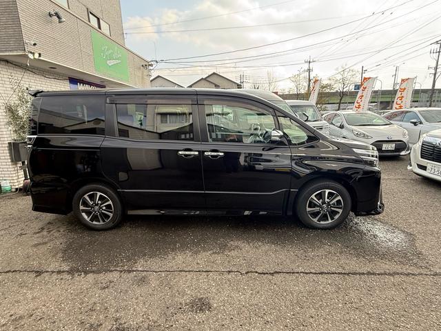 ヴォクシー ＺＳ　煌ＩＩＩ　両側電動スライド　９型ナビ　後席モニター　　セーフティセンス　禁煙車　ハーフレザーシート　ドラレコ　コーナーセンサー　ＬＥＤヘッド／フォグランプ　ビルトインＥＴＣ　クルコン　オートハイビーム（11枚目）