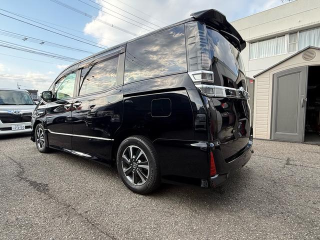 ヴォクシー ＺＳ　煌ＩＩＩ　両側電動スライド　９型ナビ　後席モニター　　セーフティセンス　禁煙車　ハーフレザーシート　ドラレコ　コーナーセンサー　ＬＥＤヘッド／フォグランプ　ビルトインＥＴＣ　クルコン　オートハイビーム（15枚目）