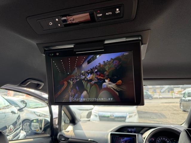 ヴォクシー ＺＳ　煌ＩＩＩ　両側電動スライド　９型ナビ　後席モニター　　セーフティセンス　禁煙車　ハーフレザーシート　ドラレコ　コーナーセンサー　ＬＥＤヘッド／フォグランプ　ビルトインＥＴＣ　クルコン　オートハイビーム（18枚目）