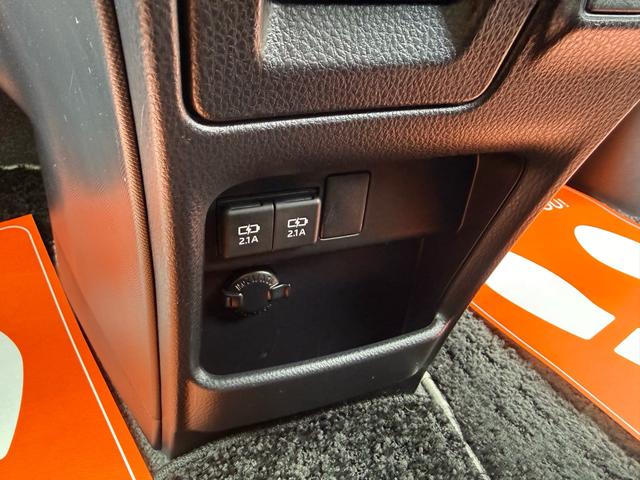 ヴォクシー ＺＳ　煌ＩＩＩ　両側電動スライド　９型ナビ　後席モニター　　セーフティセンス　禁煙車　ハーフレザーシート　ドラレコ　コーナーセンサー　ＬＥＤヘッド／フォグランプ　ビルトインＥＴＣ　クルコン　オートハイビーム（26枚目）
