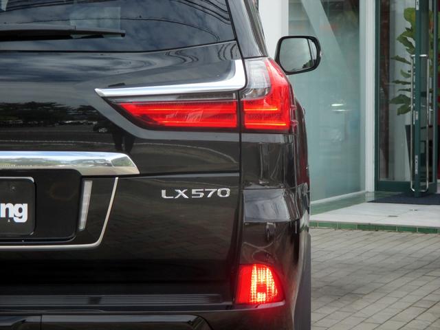 LX570 リヤシートエンターテインメント オプション21AW ドライブレコーダー ガーネットセミアニリンレザー ムーンルーフ 寒冷地仕様 パワーバックドア クールボックス 三眼LEDライト パノラミックビュー(27枚目)