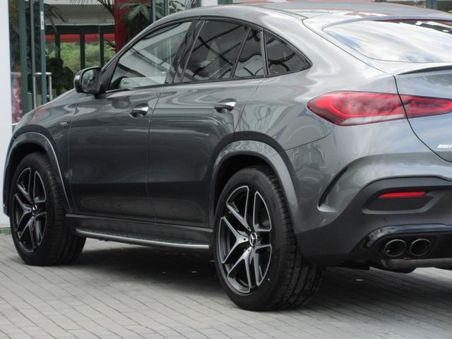 GLE53 4マチック+ クーペ パノラミックスライディングルーフ AMGカーボンインテリアパッケージ AMGドライブコントロールスイッチ 21インチAMG5ツインスポークAW ブルメスターサウンド 本革ナッパレザー(15枚目)