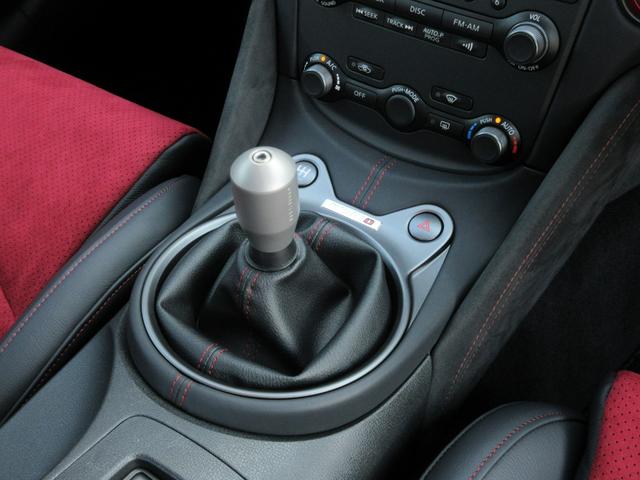 フェアレディｚ 日産 ニスモ ワンオーナー車 専用エクステリア インテリアパーツ ｂｏｓｅサウンド イルミネーションステップ 純正ドライブレコーダー フロアマット １９インチａｗ 福岡県 ニスモ ワンオーナー車 専用エクステリア インテリアパーツ ｂｏｓｅ