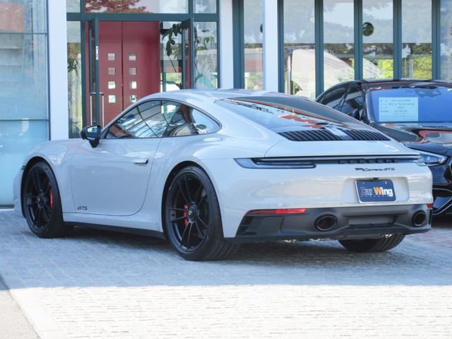 ９１１ ９１１カレラＧＴＳ　左ハンドル　７速ＭＴ　スポーツクロノＰＫＧ　ＬＥＤマトリックスヘッドライト　スポーツエグゾースト　カーボンインテリアＰＫＧ　２０／２１インチターボＳホイール　シートヒーター　ＯＰボディカラー（13枚目）