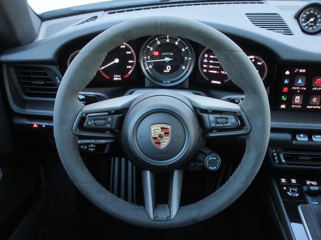９１１ ９１１カレラＧＴＳ　左ハンドル　７速ＭＴ　スポーツクロノＰＫＧ　ＬＥＤマトリックスヘッドライト　スポーツエグゾースト　カーボンインテリアＰＫＧ　２０／２１インチターボＳホイール　シートヒーター　ＯＰボディカラー（29枚目）