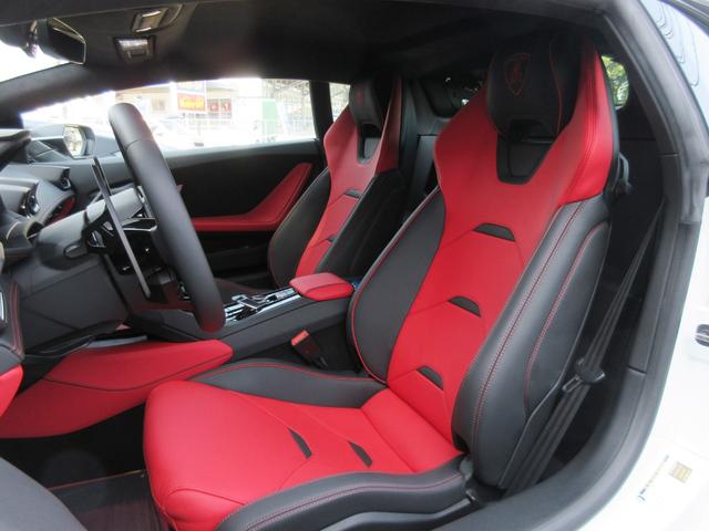 ウラカン ＥＶＯクーペ　登録済未使用車　ステルスプロテクションフィルム　Ｎａｒｖｉ２０インチＡＷ　ガラスエンジンボンネット　スタイリングＰＫＧ　スポルティーボバイカラーレザー　ヘッドレストステッチ　フル電動ヒーテッドシート（23枚目）
