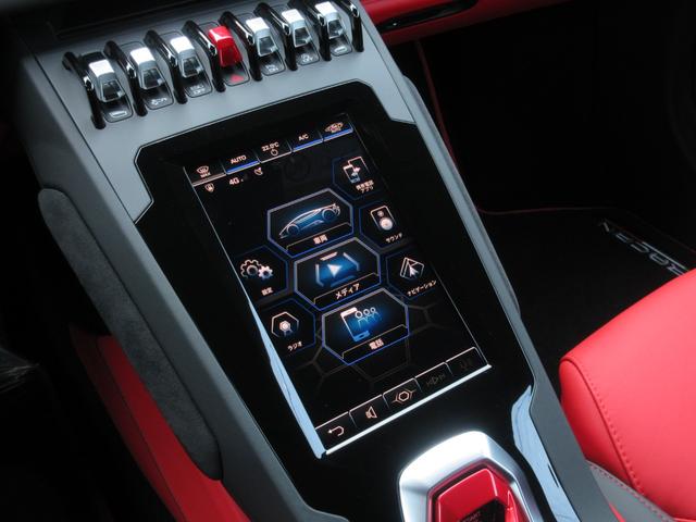 ウラカン ＥＶＯクーペ　登録済未使用車　ステルスプロテクションフィルム　Ｎａｒｖｉ２０インチＡＷ　ガラスエンジンボンネット　スタイリングＰＫＧ　スポルティーボバイカラーレザー　ヘッドレストステッチ　フル電動ヒーテッドシート（36枚目）