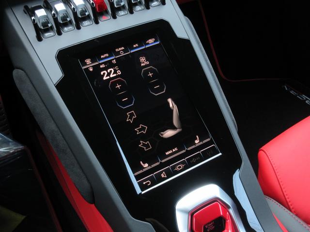 ウラカン ＥＶＯクーペ　登録済未使用車　ステルスプロテクションフィルム　Ｎａｒｖｉ２０インチＡＷ　ガラスエンジンボンネット　スタイリングＰＫＧ　スポルティーボバイカラーレザー　ヘッドレストステッチ　フル電動ヒーテッドシート（40枚目）