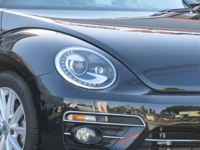 ザ・ビートル デザインマイスター　レザーシートＰＫＧ　レザーシート　スポーツシート　シートヒーター　１７インチＡＷ　Ｖｏｌｋｓｗａｇｅｎ純正ナビゲーション（７１６ＳＤＣＷ）　ブラインドスポットディテクション　リアビューカメラ（5枚目）