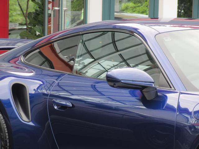 ９１１ ９１１ターボＳ　スポーツクロノＰ　フロントリフター　２０／２１インチＡＷ　　ＰＣＣＢ　プライバシーガラス　レザーインテリア　シートヒーター＆ベンチレーション　ナイトビューアシスト　レーンチェンジアシスト（13枚目）