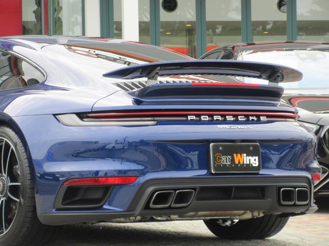 ９１１ ９１１ターボＳ　スポーツクロノＰ　フロントリフター　２０／２１インチＡＷ　　ＰＣＣＢ　プライバシーガラス　レザーインテリア　シートヒーター＆ベンチレーション　ナイトビューアシスト　レーンチェンジアシスト（19枚目）