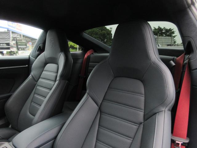 ９１１ ９１１ターボＳ　スポーツクロノＰ　フロントリフター　２０／２１インチＡＷ　　ＰＣＣＢ　プライバシーガラス　レザーインテリア　シートヒーター＆ベンチレーション　ナイトビューアシスト　レーンチェンジアシスト（24枚目）