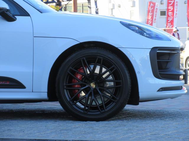 マカン マカンＧＴＳ　パノラマルーフ　２１インチＡＷ　拡張レザーＰＫＧ　シートベンチレーション　１８ｗａｙアダプティブスポーツシート　メーター＆クロノ（ボルドーレッド）　スポーツエグゾースト　エアサス（9枚目）