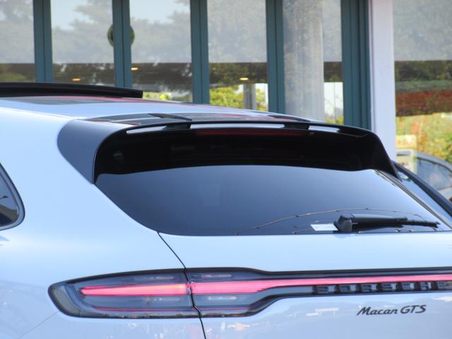 マカン マカンＧＴＳ　パノラマルーフ　２１インチＡＷ　拡張レザーＰＫＧ　シートベンチレーション　１８ｗａｙアダプティブスポーツシート　メーター＆クロノ（ボルドーレッド）　スポーツエグゾースト　エアサス（19枚目）