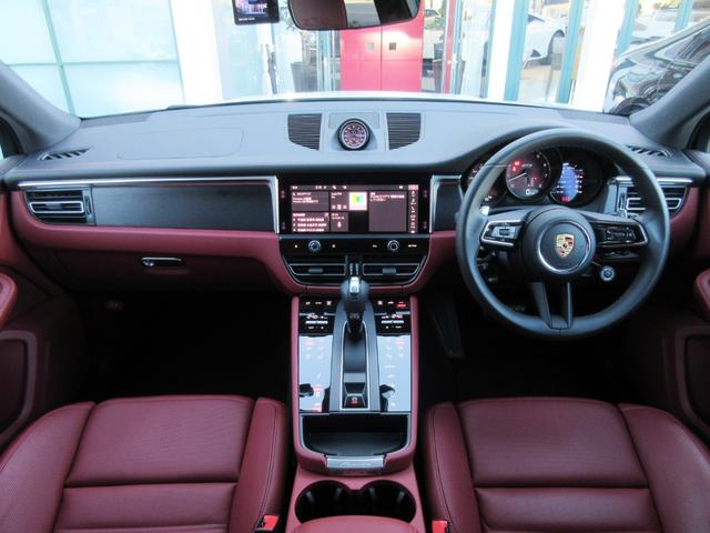 マカン マカンＧＴＳ　パノラマルーフ　２１インチＡＷ　拡張レザーＰＫＧ　シートベンチレーション　１８ｗａｙアダプティブスポーツシート　メーター＆クロノ（ボルドーレッド）　スポーツエグゾースト　エアサス（24枚目）