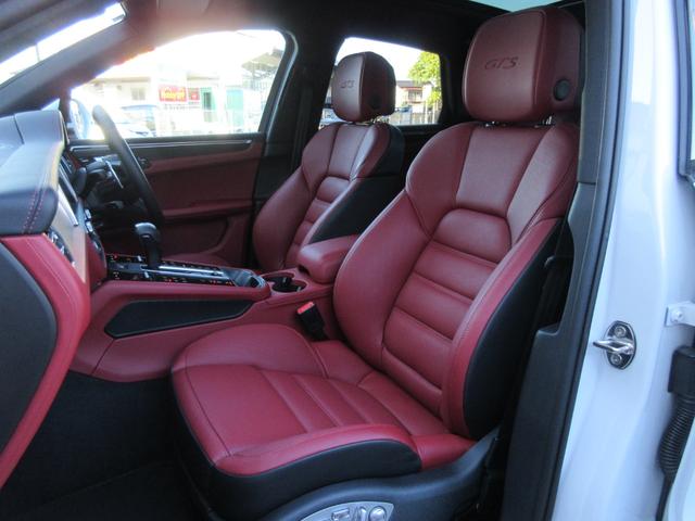 マカン マカンＧＴＳ　パノラマルーフ　２１インチＡＷ　拡張レザーＰＫＧ　シートベンチレーション　１８ｗａｙアダプティブスポーツシート　メーター＆クロノ（ボルドーレッド）　スポーツエグゾースト　エアサス（25枚目）