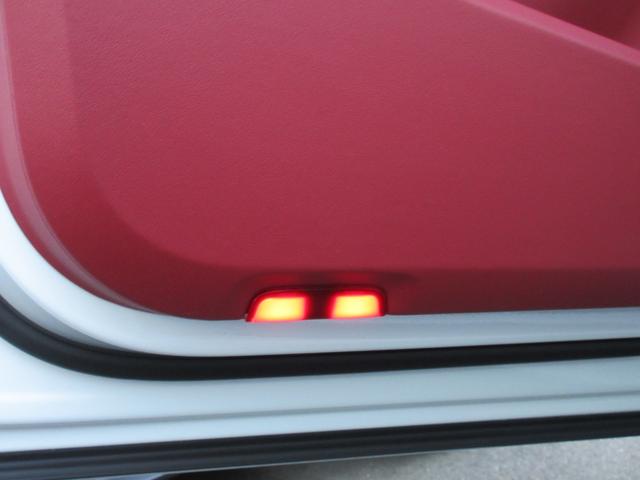 マカン マカンＧＴＳ　パノラマルーフ　２１インチＡＷ　拡張レザーＰＫＧ　シートベンチレーション　１８ｗａｙアダプティブスポーツシート　メーター＆クロノ（ボルドーレッド）　スポーツエグゾースト　エアサス（30枚目）