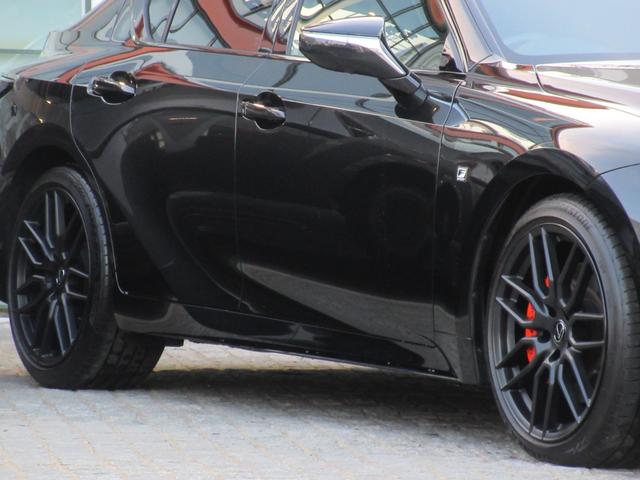 IS IS300 FスポーツモードブラックIII 特別仕様車 ムーンルーフ 19インチ鍛造AW オレンジキャリパー パノラミックビューモニター 三眼LEDヘッドランプ ウルトラスエード&Ltexシート(ヒーター&ベンチレーター)(8枚目)