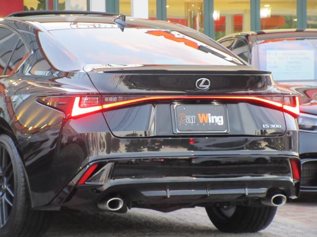 IS IS300 FスポーツモードブラックIII 特別仕様車 ムーンルーフ 19インチ鍛造AW オレンジキャリパー パノラミックビューモニター 三眼LEDヘッドランプ ウルトラスエード&Ltexシート(ヒーター&ベンチレーター)(19枚目)