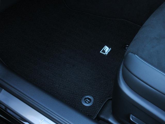 IS IS300 FスポーツモードブラックIII 特別仕様車 ムーンルーフ 19インチ鍛造AW オレンジキャリパー パノラミックビューモニター 三眼LEDヘッドランプ ウルトラスエード&Ltexシート(ヒーター&ベンチレーター)(32枚目)