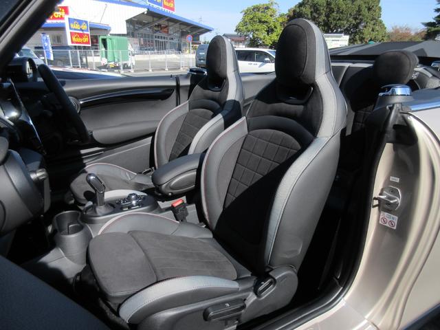 MINI JCW コンバーチブルプレミアム+P JCWトリム JCWトリム MINI Yoursソフトトップ 17インチAW LEDヘッドライト シートヒーター アンビエントライト MINIドライビングモード リアビューカメラ PDC ACC HUD(21枚目)