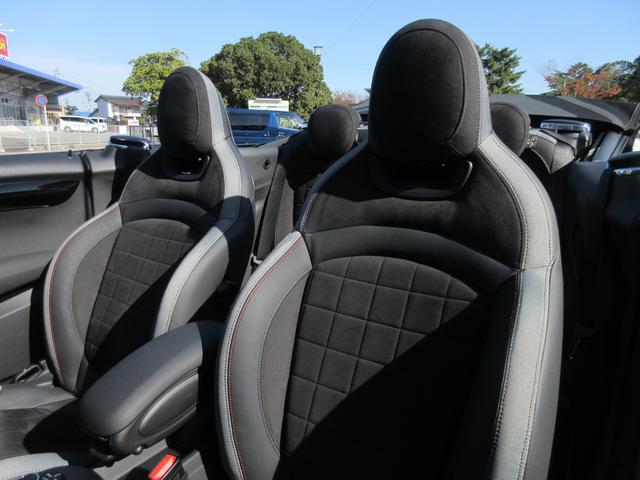 MINI JCW コンバーチブルプレミアム+P JCWトリム JCWトリム MINI Yoursソフトトップ 17インチAW LEDヘッドライト シートヒーター アンビエントライト MINIドライビングモード リアビューカメラ PDC ACC HUD(22枚目)