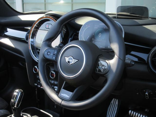MINI JCW コンバーチブルプレミアム+P JCWトリム JCWトリム MINI Yoursソフトトップ 17インチAW LEDヘッドライト シートヒーター アンビエントライト MINIドライビングモード リアビューカメラ PDC ACC HUD(31枚目)