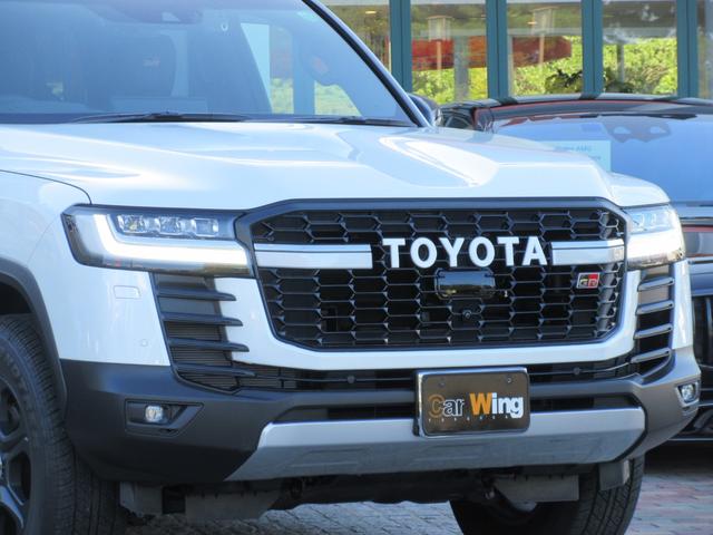 ランドクルーザー ＧＲスポーツ　１オーナー　クールボックス　寒冷地仕様　タイヤ空気圧警報システム（ＴＰＷＳ）　ムーンルーフ　パノラミックビューモニター　本革シート　シートヒーター＆ベンチレーション（5枚目）