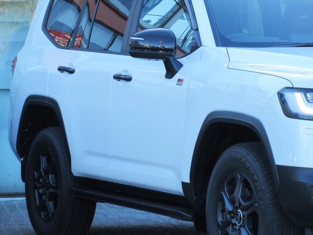 ランドクルーザー ＧＲスポーツ　１オーナー　クールボックス　寒冷地仕様　タイヤ空気圧警報システム（ＴＰＷＳ）　ムーンルーフ　パノラミックビューモニター　本革シート　シートヒーター＆ベンチレーション（10枚目）