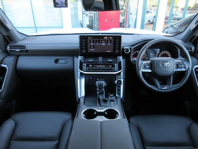 ランドクルーザー ＧＲスポーツ　１オーナー　クールボックス　寒冷地仕様　タイヤ空気圧警報システム（ＴＰＷＳ）　ムーンルーフ　パノラミックビューモニター　本革シート　シートヒーター＆ベンチレーション（30枚目）