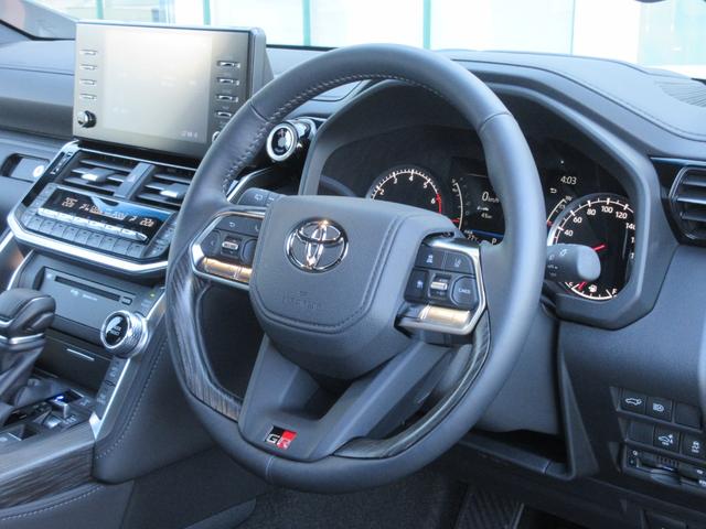 ランドクルーザー ＧＲスポーツ　１オーナー　クールボックス　寒冷地仕様　タイヤ空気圧警報システム（ＴＰＷＳ）　ムーンルーフ　パノラミックビューモニター　本革シート　シートヒーター＆ベンチレーション（41枚目）