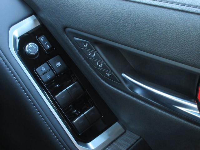 ランドクルーザー ＧＲスポーツ　１オーナー　クールボックス　寒冷地仕様　タイヤ空気圧警報システム（ＴＰＷＳ）　ムーンルーフ　パノラミックビューモニター　本革シート　シートヒーター＆ベンチレーション（47枚目）