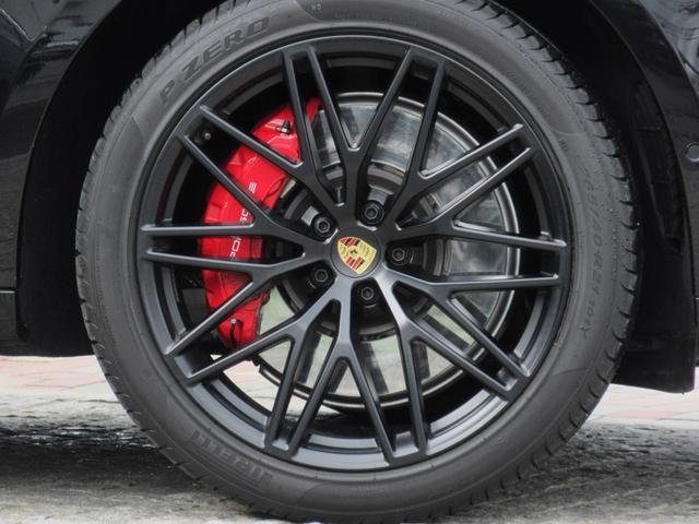 ポルシェサーフェスコーテッドブレーキ（ＰＳＣＢ）／レッドブレーキキャリパー