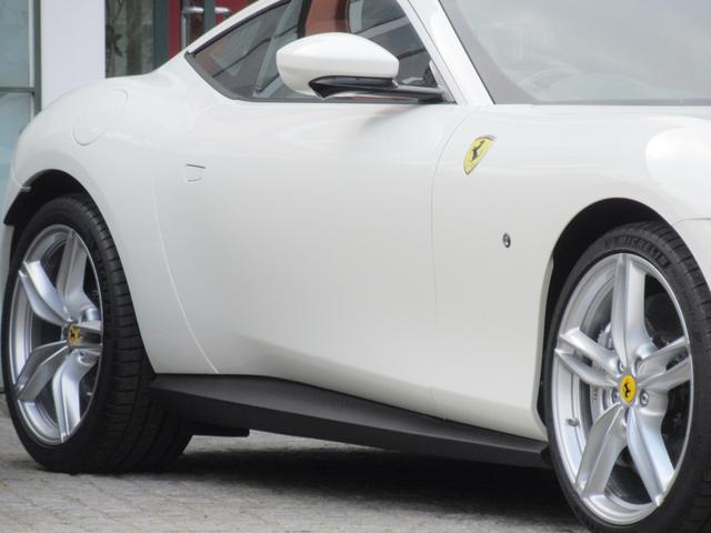 ローマ ベースグレード 1オーナー LED付きカーボンステアリング マグネライドデュアルモードサス サラウンドビューカメラ 20インチ鍛造AW アルミニウムキャリパー スポーツエキゾースト(8枚目)